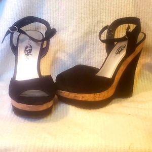 Woman's wedge heels